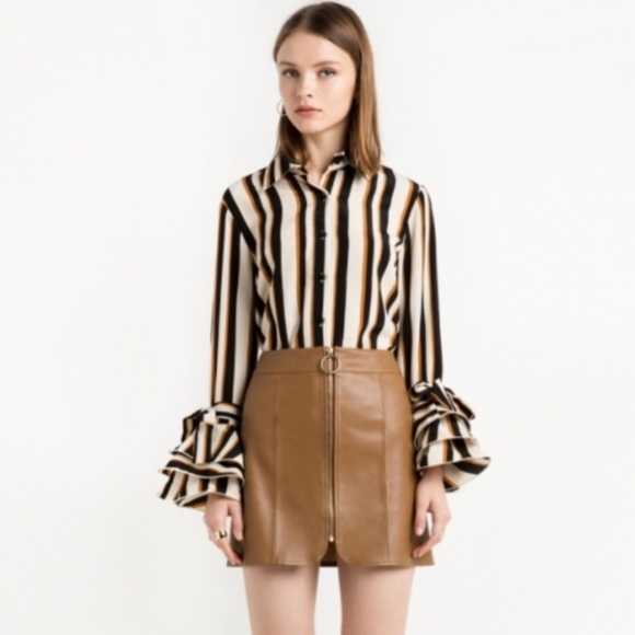 CLOSEOUT SALE! Retro Striped Flare Sleeve Blouse - Picture 3 of 4